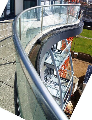 стеклянные ограждающие перила стеклянные ограждение балконов